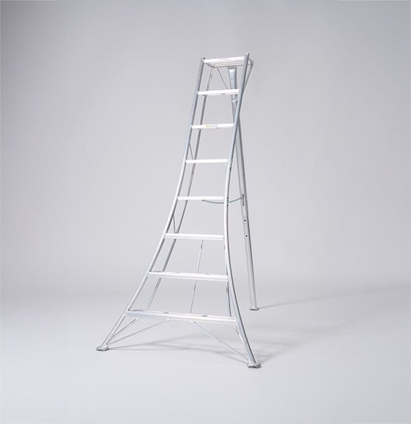 Hasegawa GSC Model Tripod Ladder, 8'