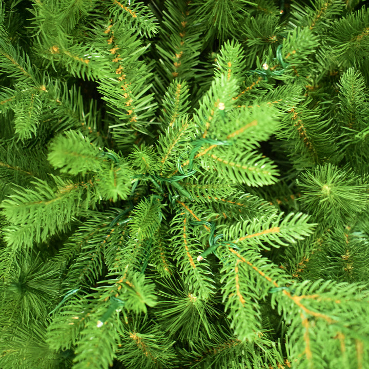 Norway Spruce Life-Like Artificial Christmas Tree