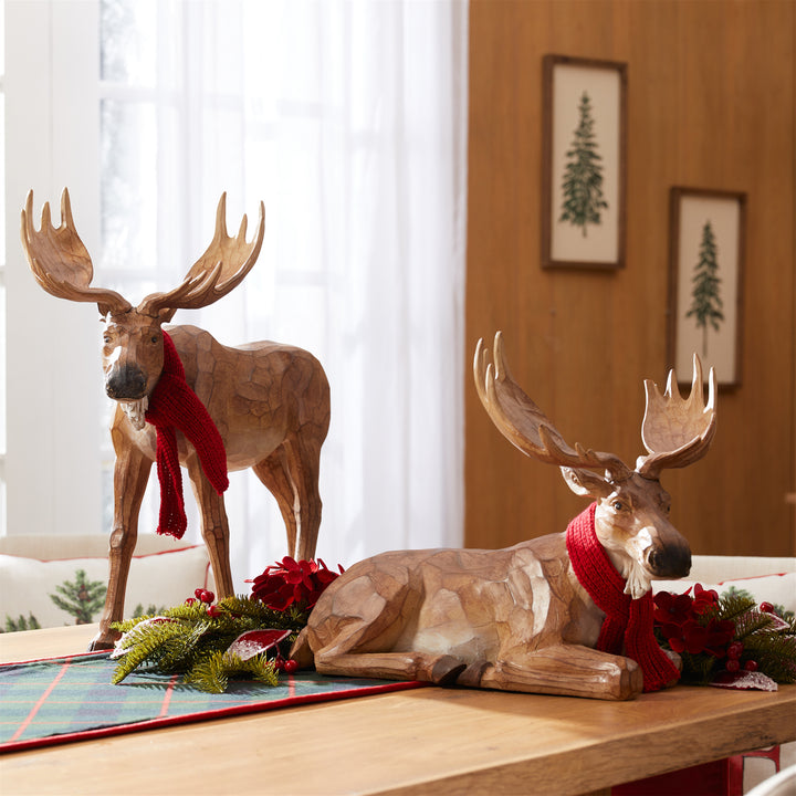 Moose Wood-Look with Red Scarf
