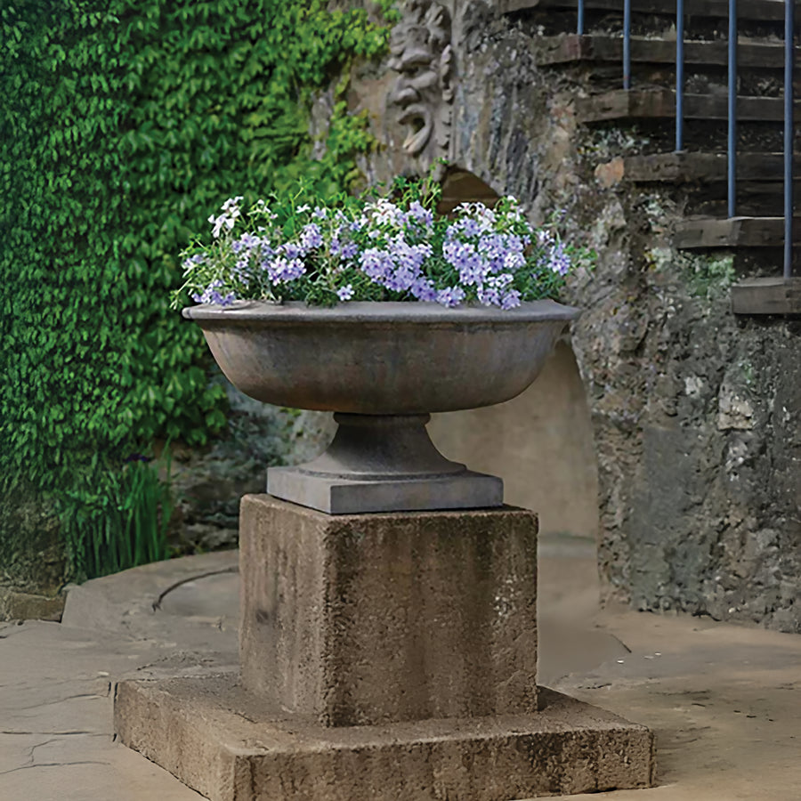 Apsley Urn, Large