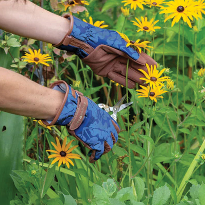 Love Glove Oak Leaf Collection