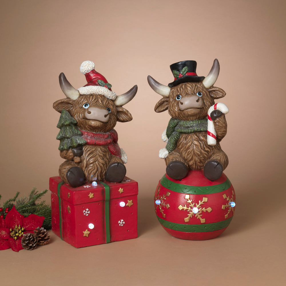 Lighted Holiday Highland Cow
