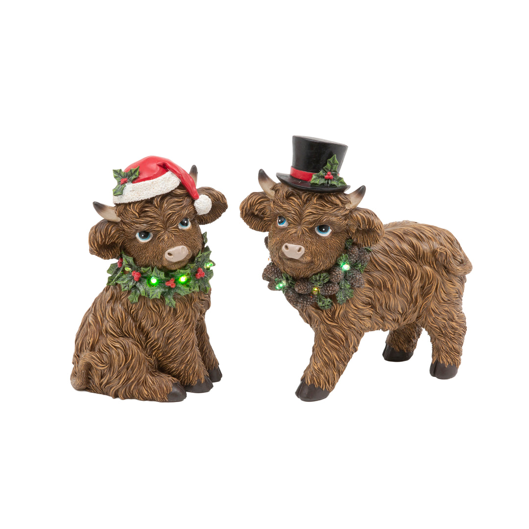 Holiday Highland Cow with Lit Wreath