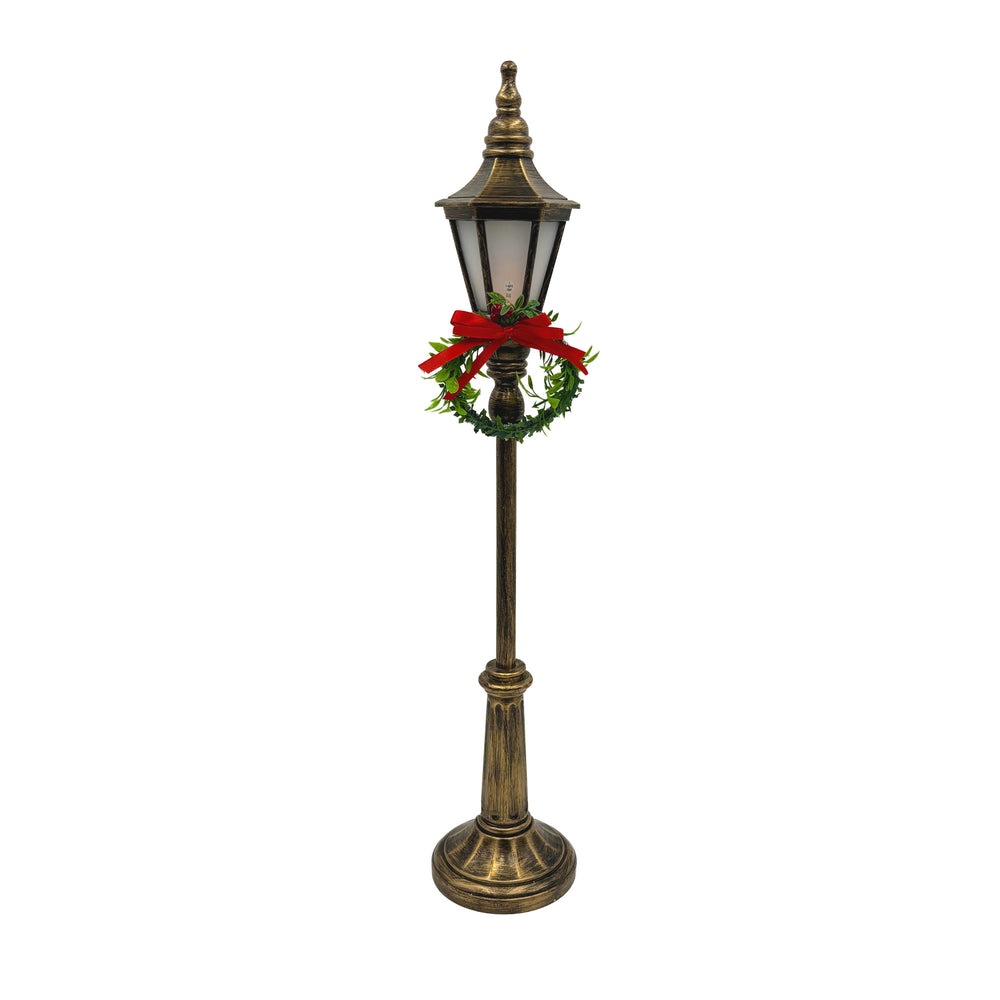 Lit Lamp Post with Festive Wreath