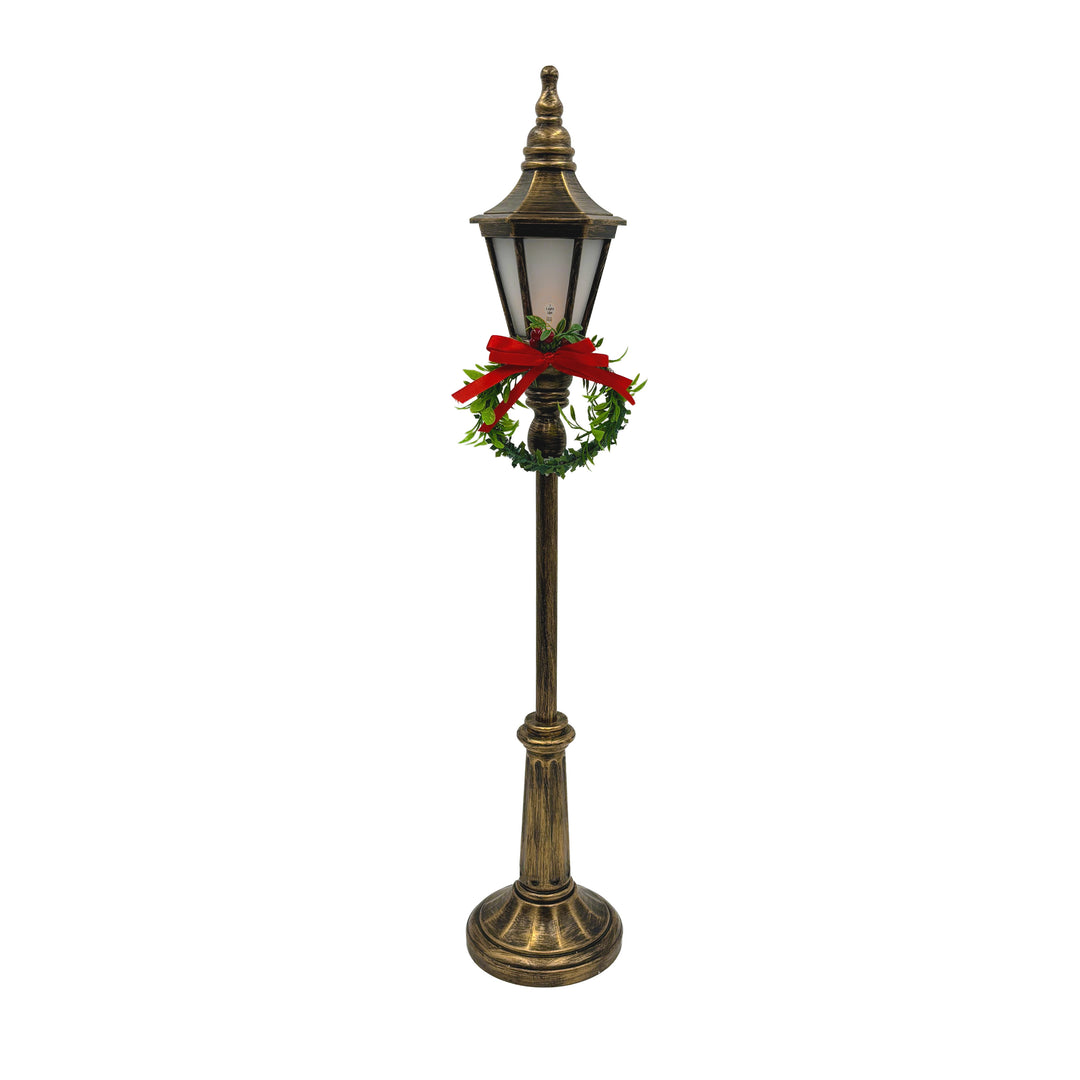 Lit Lamp Post with Festive Wreath