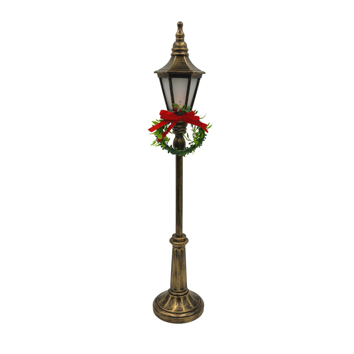 Lit Lamp Post with Festive Wreath