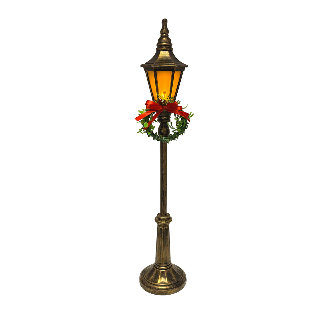 Lit Lamp Post with Festive Wreath