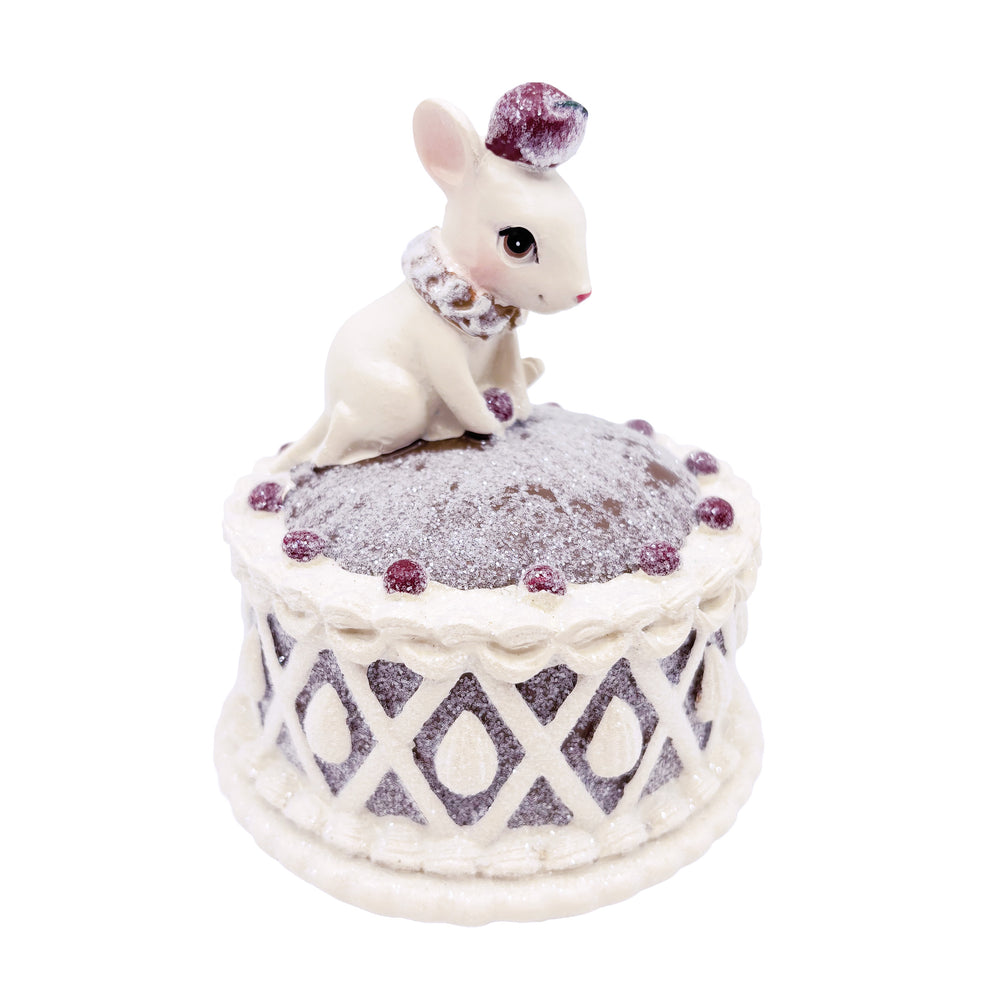 Mice on Gingerbread Cakes mouse decorating cake